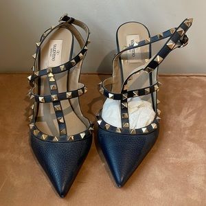 Navy leather Valentino Rockstud heel w/ankle strap. Size 42. Worn once.